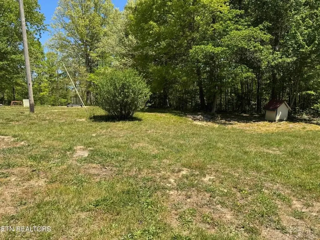1022 Spring Hill Circle Jamestown TN 38556-5681