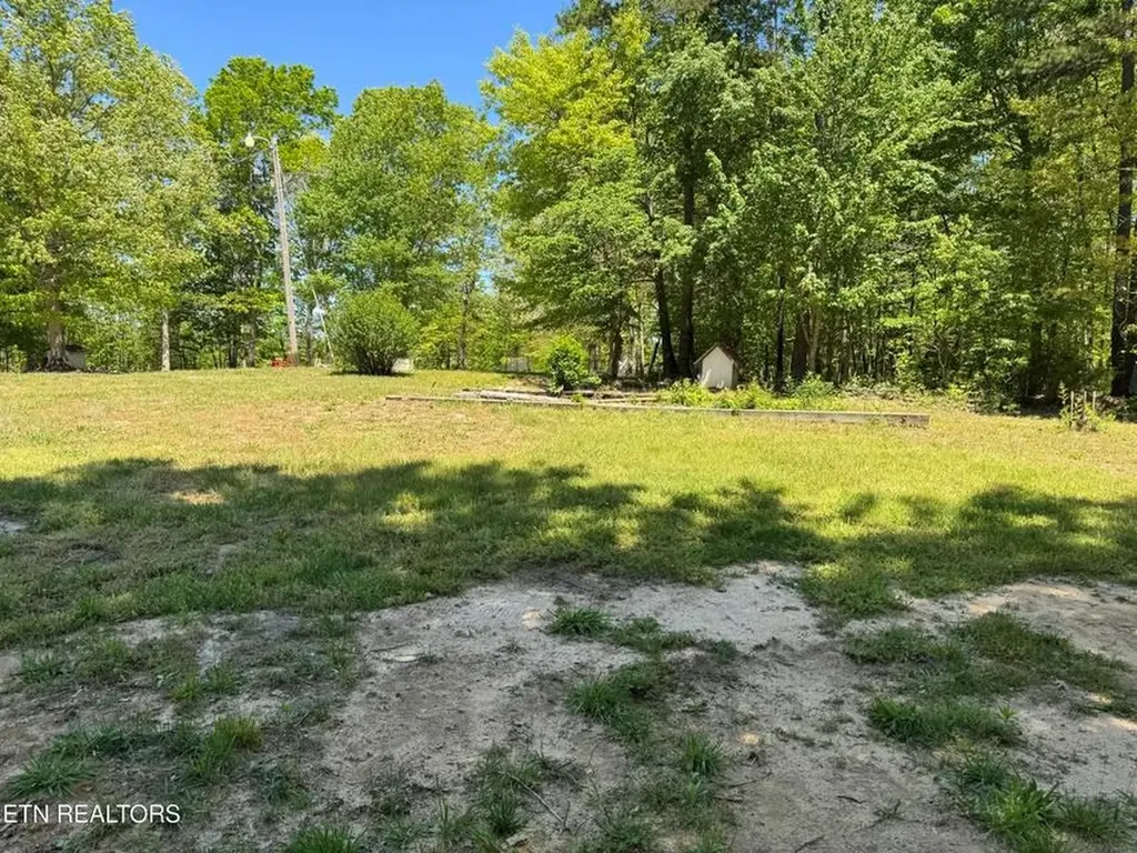 1022 Spring Hill Circle Jamestown TN 38556-5681
