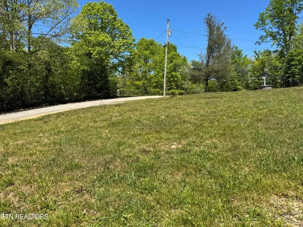 1022 Spring Hill Circle Jamestown TN 38556-5681