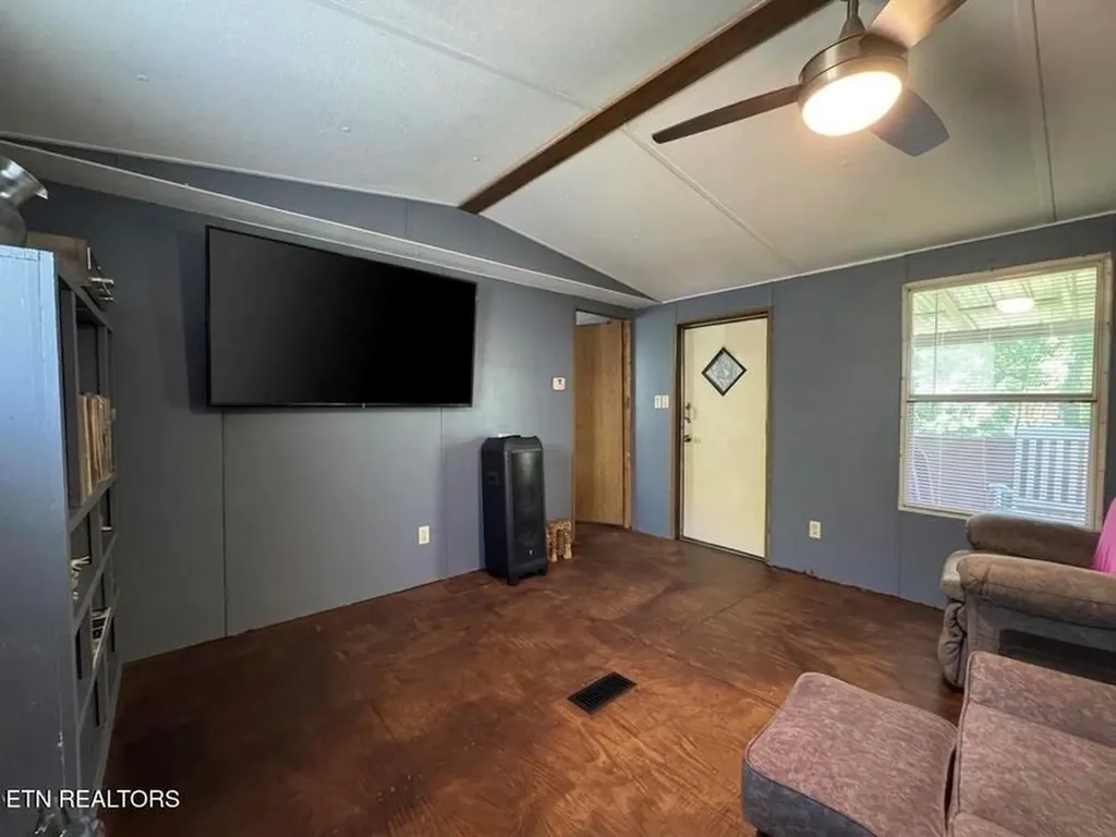 1022 Spring Hill Circle Jamestown TN 38556-5681
