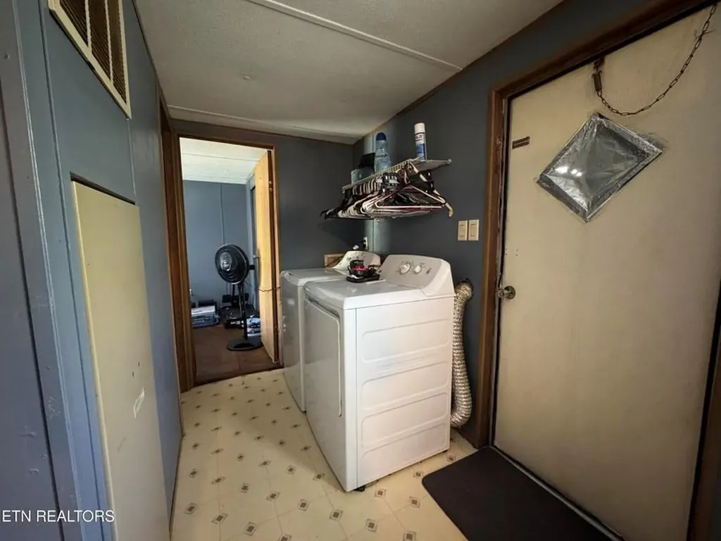 1022 Spring Hill Circle Jamestown TN 38556-5681