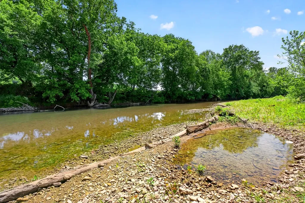 Lot 5&6 Roaring River Campground Gainesboro TN 38562