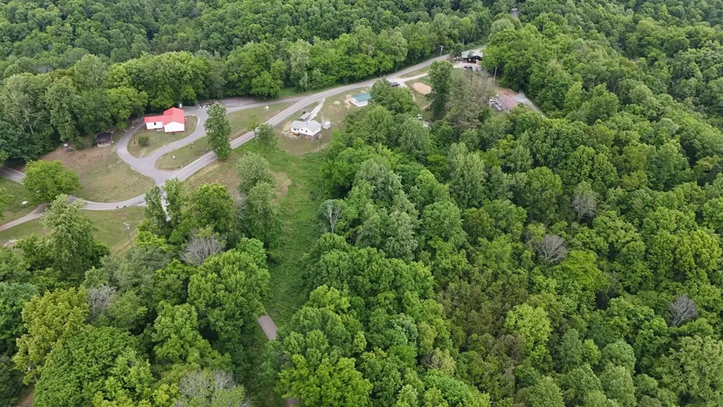 1825 Freehill Road Celina TN 38551