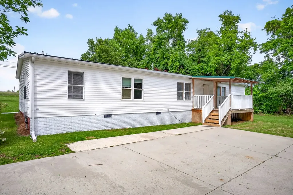 2443 Buck Mountain Road Cookeville TN 38506