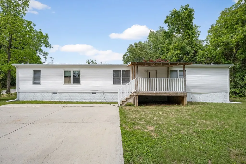 2443 Buck Mountain Road Cookeville TN 38506