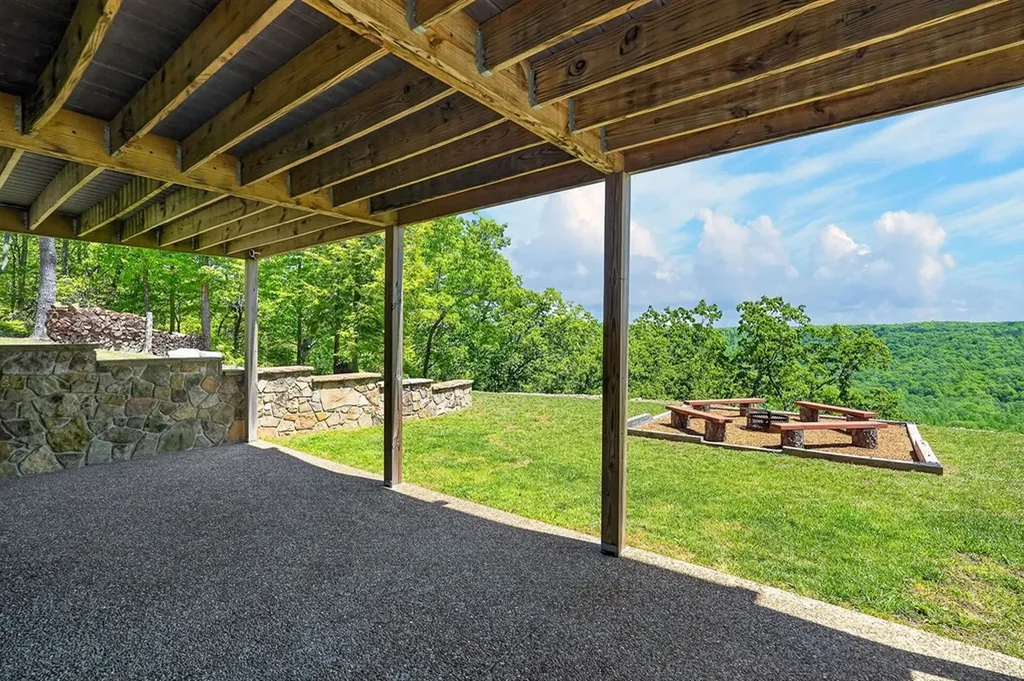 865 Eastridge Pass Monterey TN 38574