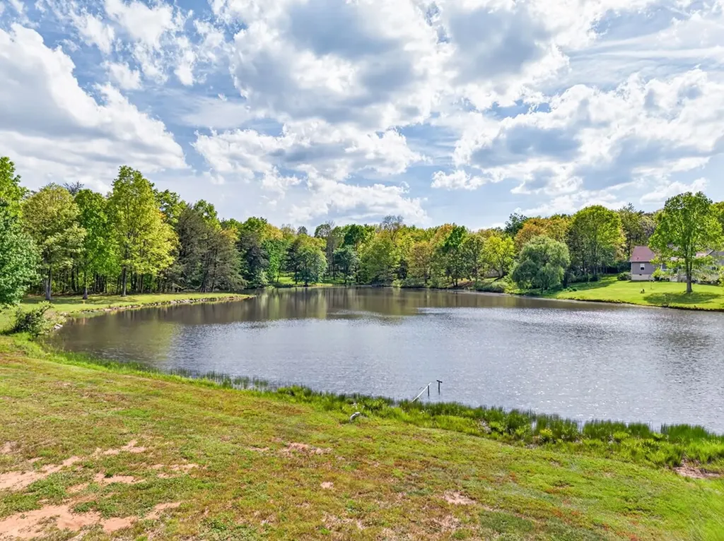 321 Magnolia Lane Crossville TN 38555