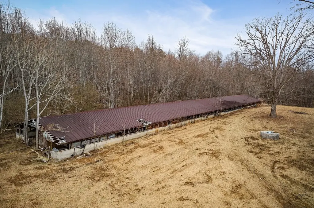 214 Edmonds Road Spencer TN 38585