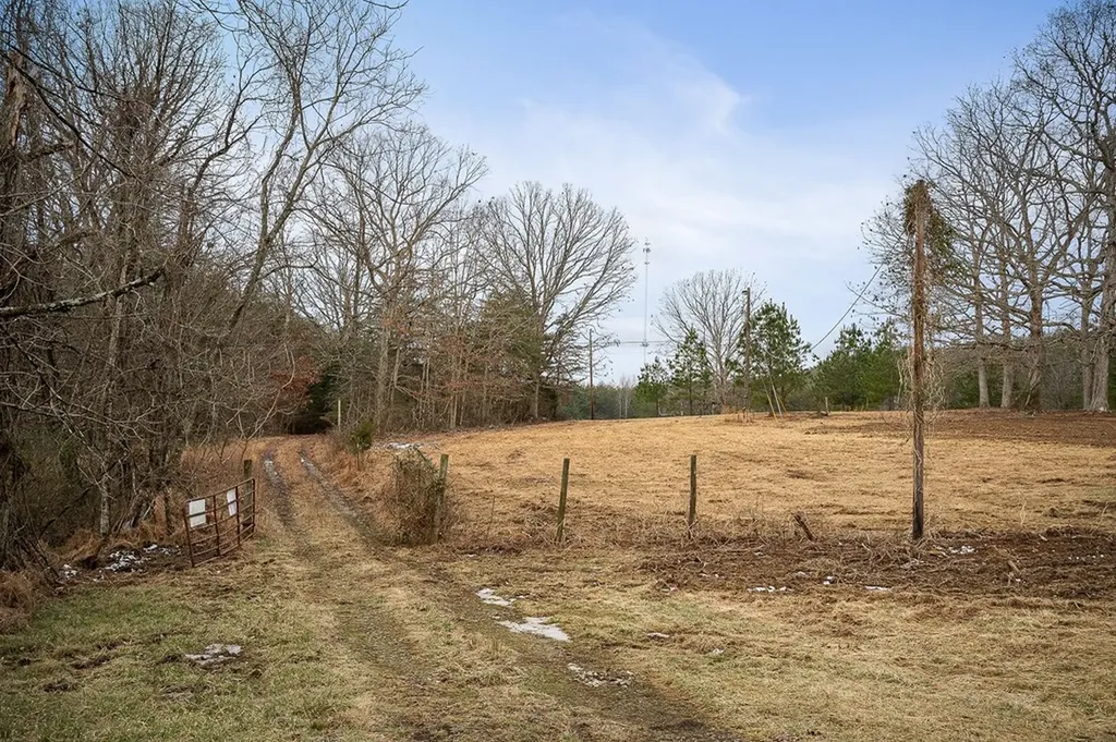 215 Edmonds Road Spencer TN 38585