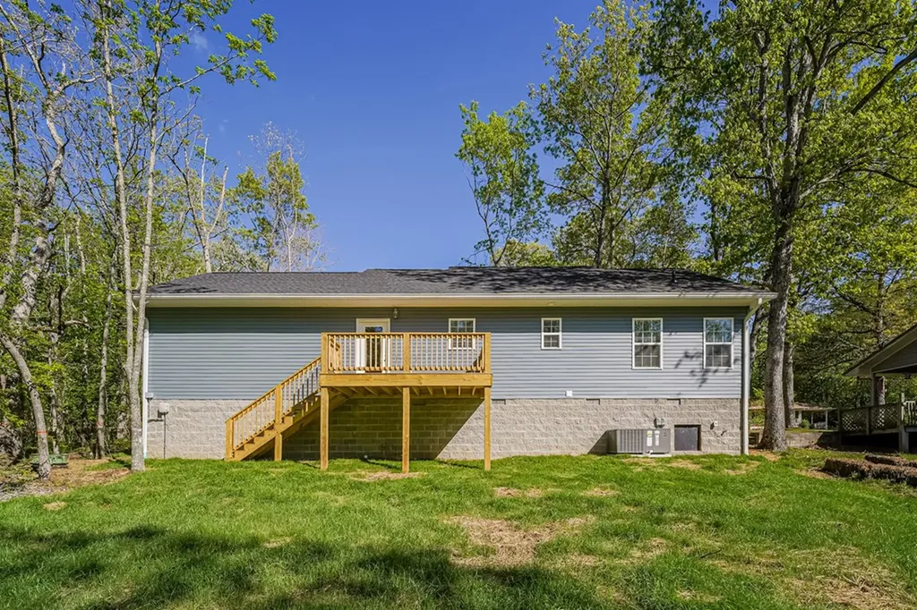 165 Lakeshire Drive Crossville TN 38558-9006
