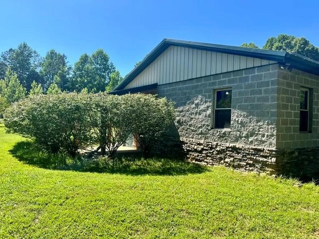465 Old Eagle Creek Road Smithville TN 37166