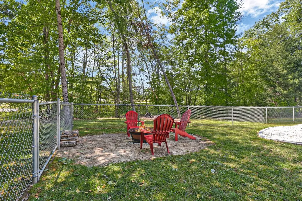 874 Deer Lodge Highway Clarkrange TN 38553