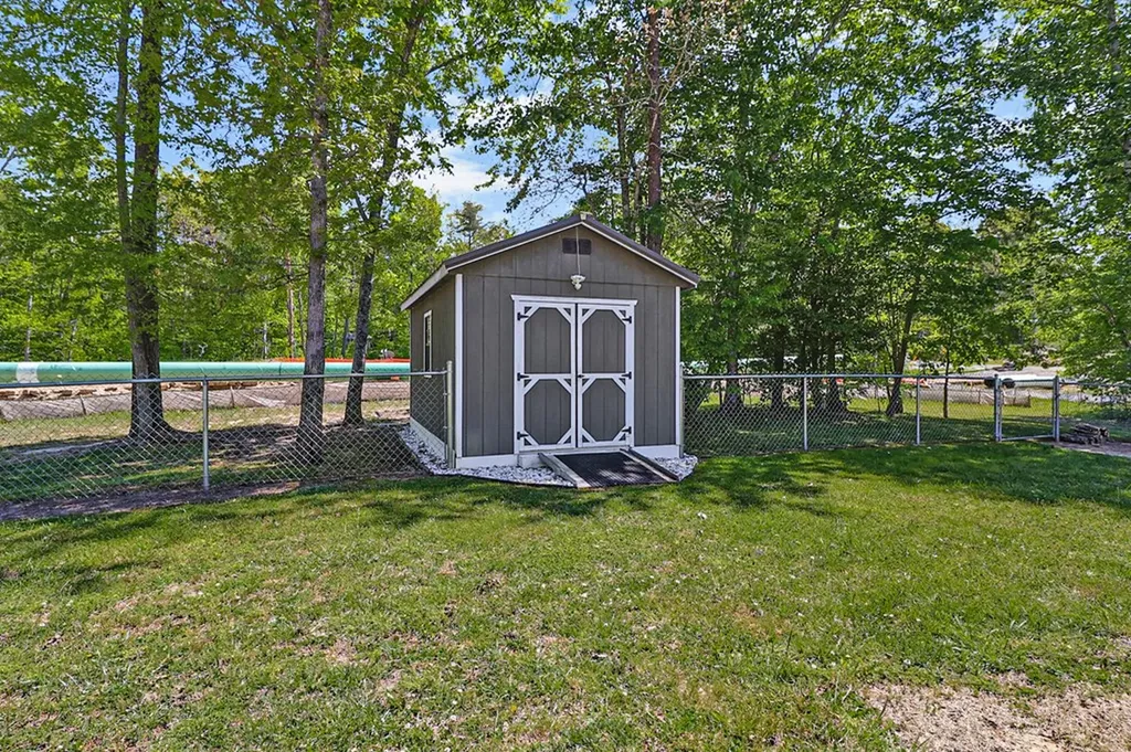 874 Deer Lodge Highway Clarkrange TN 38553