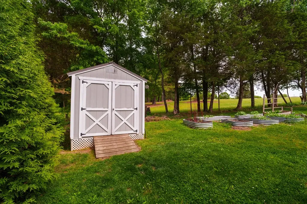 274 Landmark Circle Sparta TN 38583