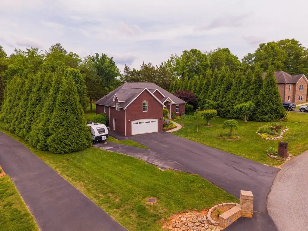 274 Landmark Circle Sparta TN 38583