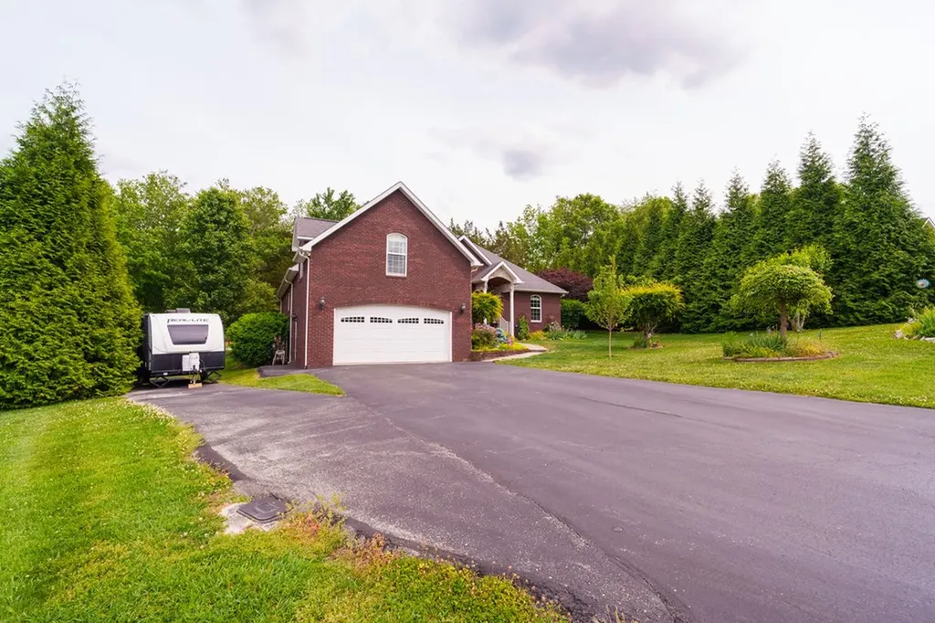 274 Landmark Circle Sparta TN 38583
