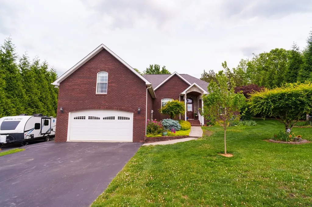 274 Landmark Circle Sparta TN 38583