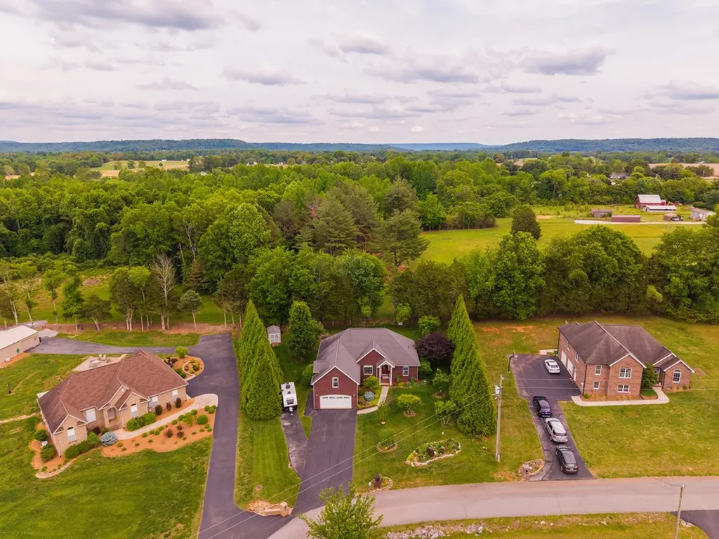 274 Landmark Circle Sparta TN 38583