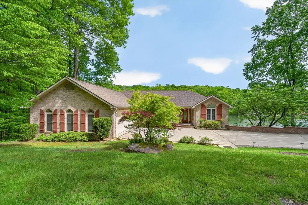 253 Dublin Lane Crossville TN 38558