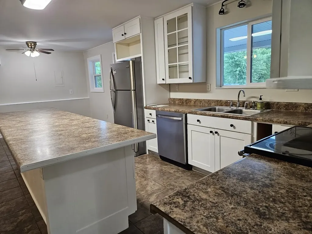 3337 Hartsville Road Lafayette TN 37083
