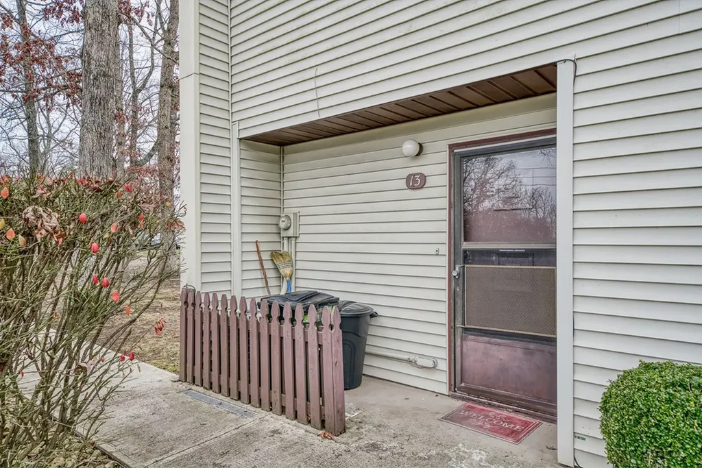 13 Wilshire Heights Drive Crossville TN 38558