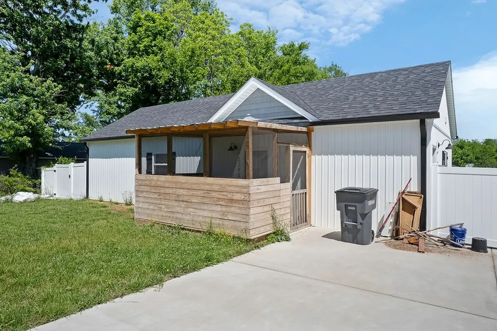 220 E 16th Street Cookeville TN 38501