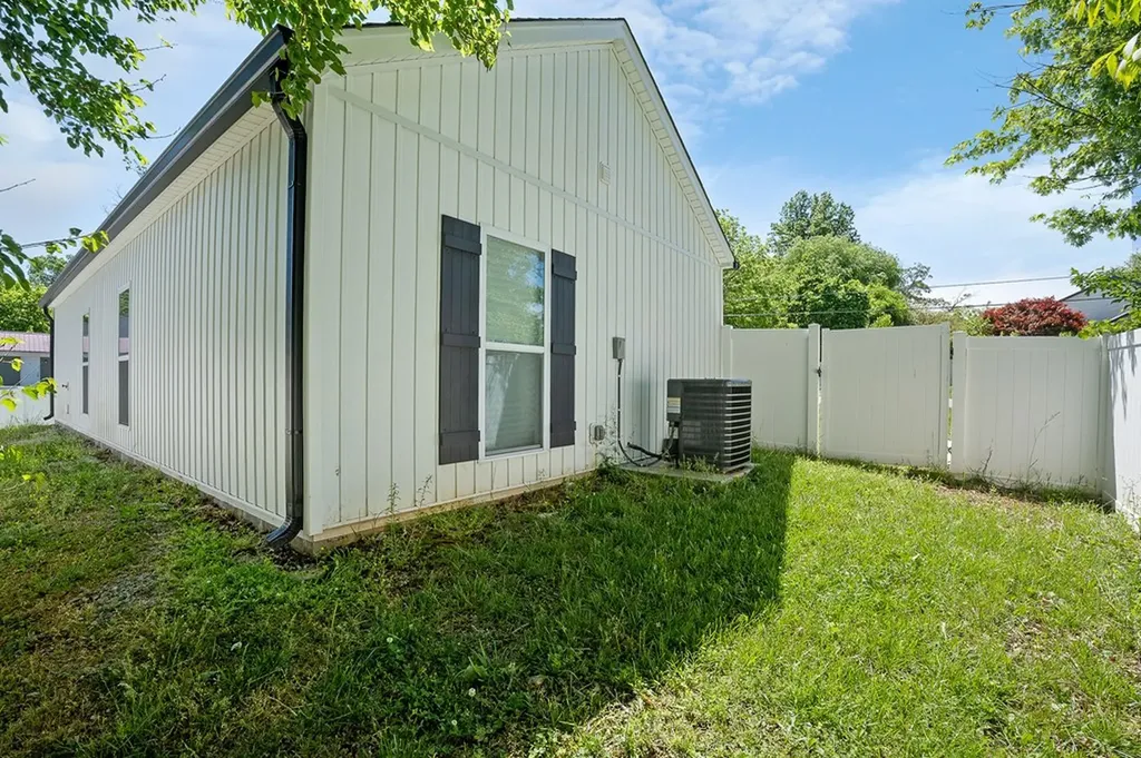 220 E 16th Street Cookeville TN 38501