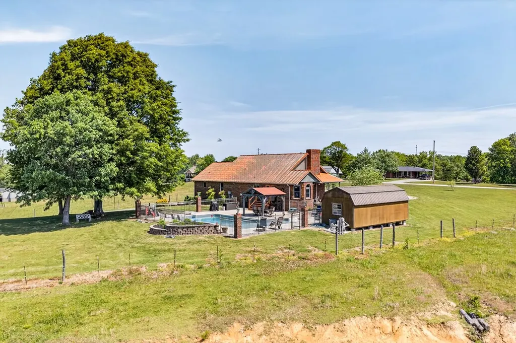 4015 Baxter Road Baxter TN 38544