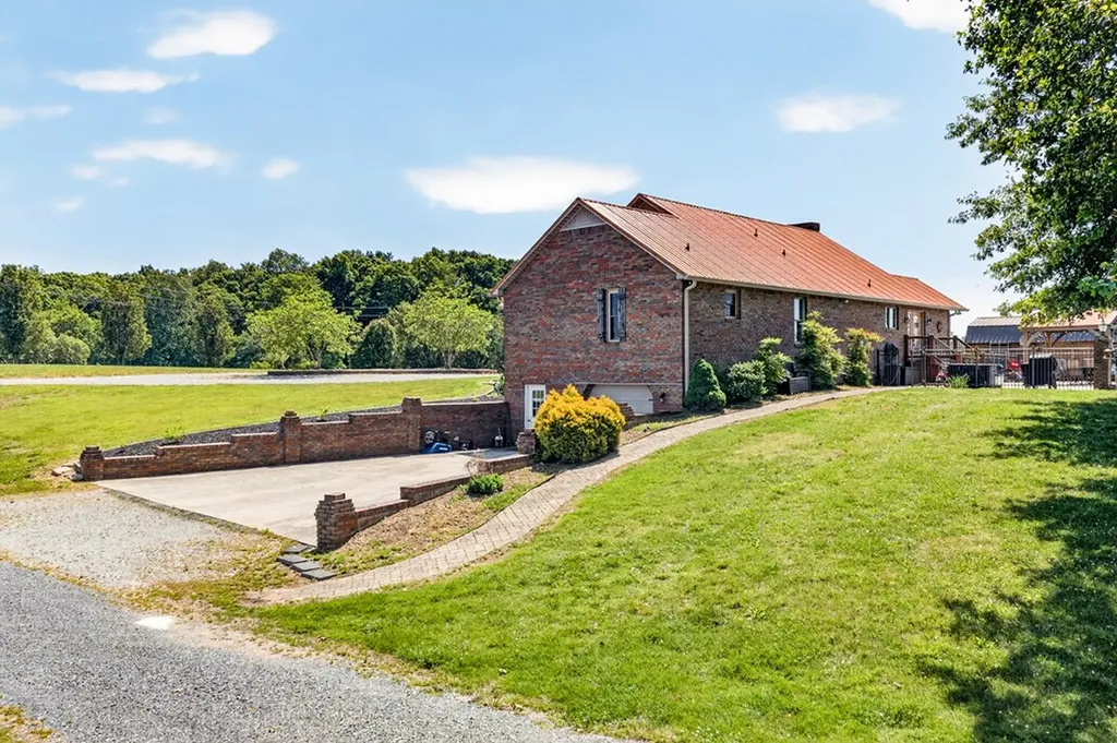 4015 Baxter Road Baxter TN 38544