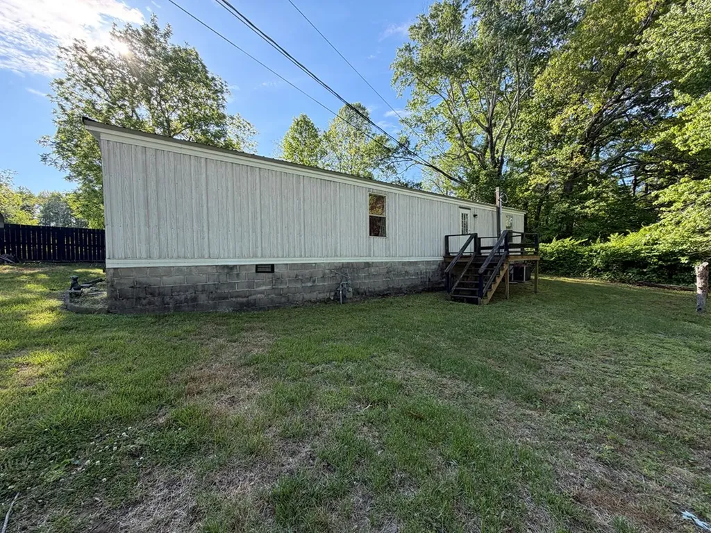 119 Clayborn Jamestown TN 38556