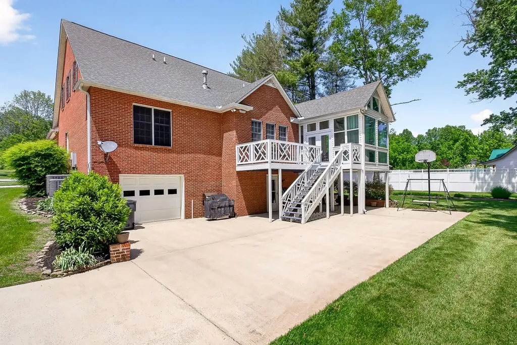 925 Hillside Drive Cookeville TN 38501