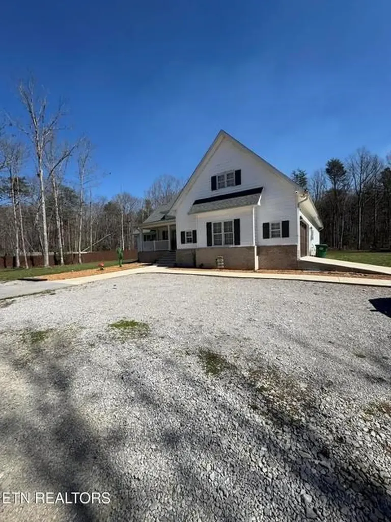 841 Spearhead Circle Clarkrange TN 38553-5054