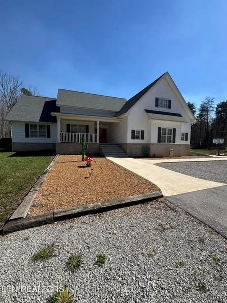 841 Spearhead Circle Clarkrange TN 38553-5054