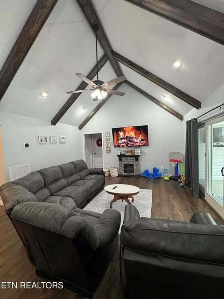 841 Spearhead Circle Clarkrange TN 38553-5054
