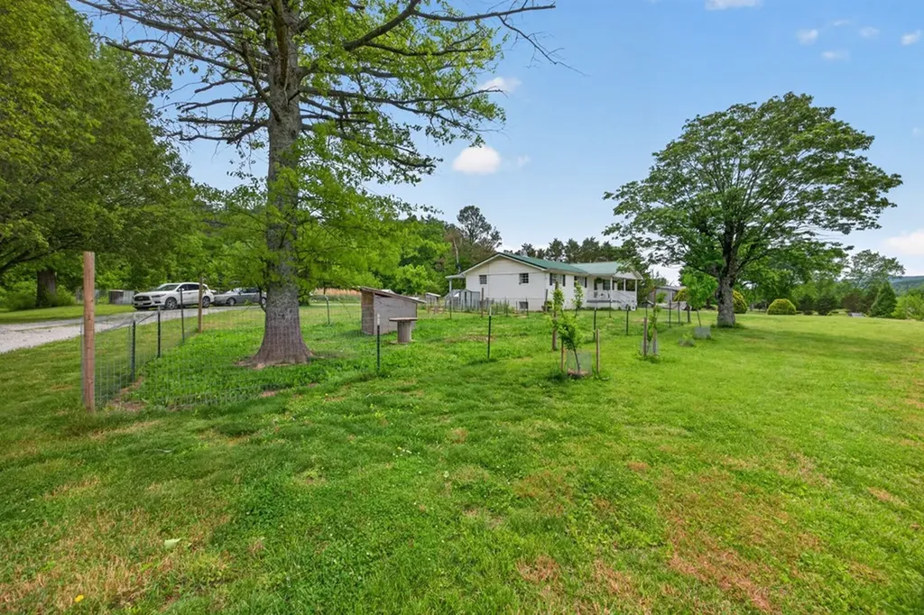 14910 Old State Highway 28 Pikeville TN 37367