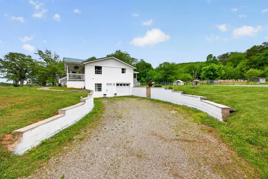 14910 Old State Highway 28 Pikeville TN 37367