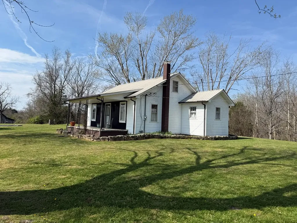 335 Nelson Cemetery Road Monroe TN 38573