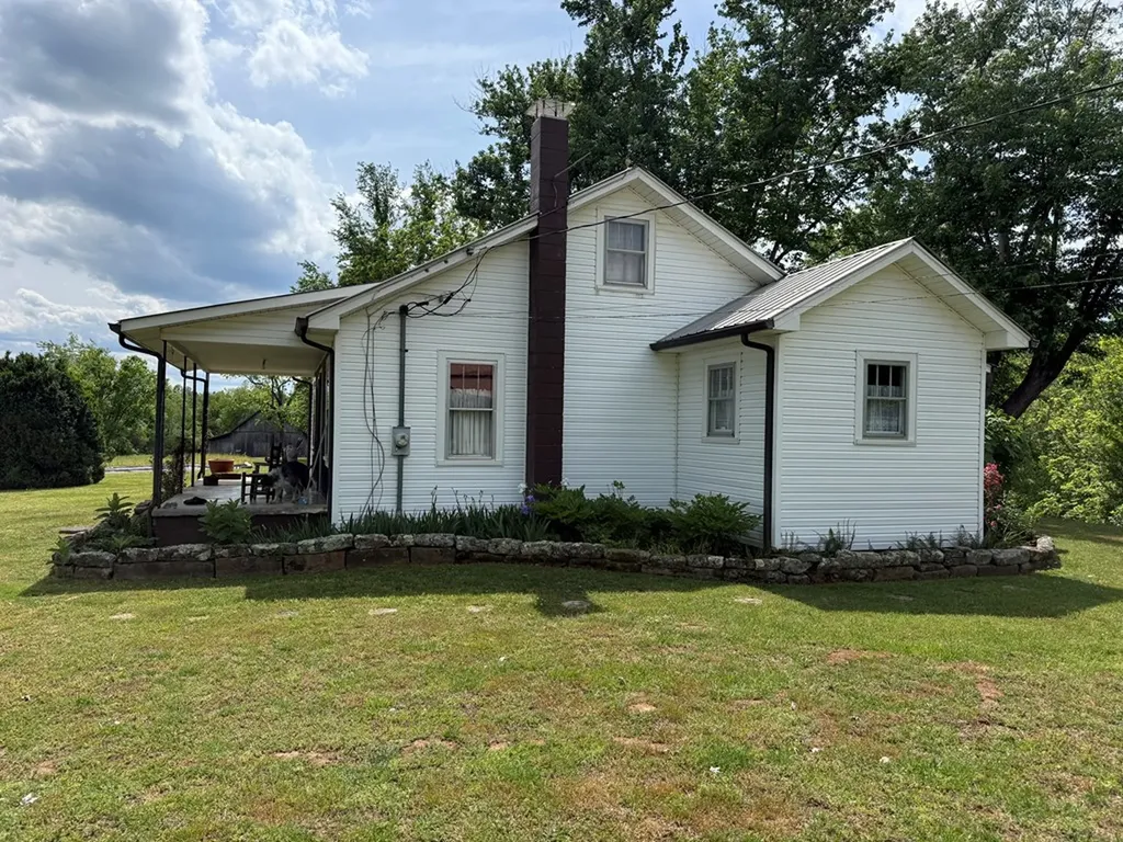 335 Nelson Cemetery Road Monroe TN 38573