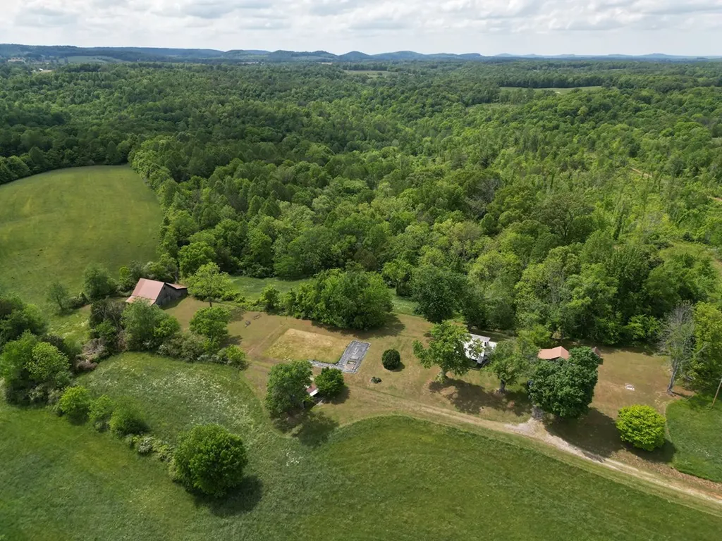 335 Nelson Cemetery Road Monroe TN 38573