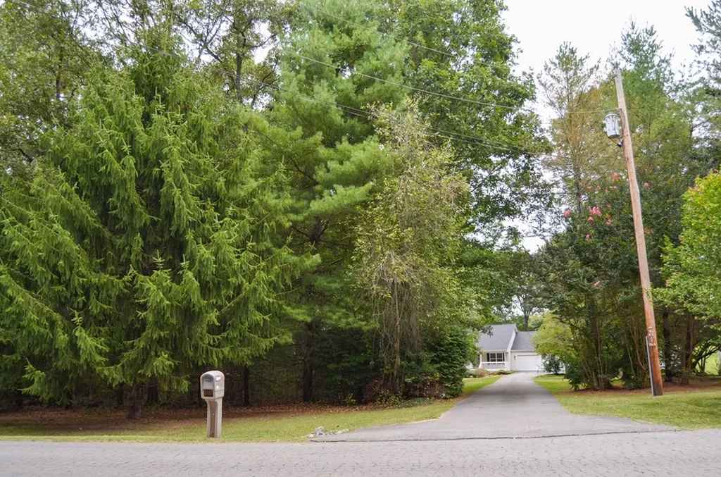 329 Hilltop Drive Crossville TN 38555