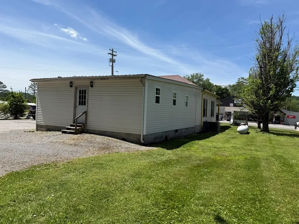 409 Brown Street Celina TN 38551