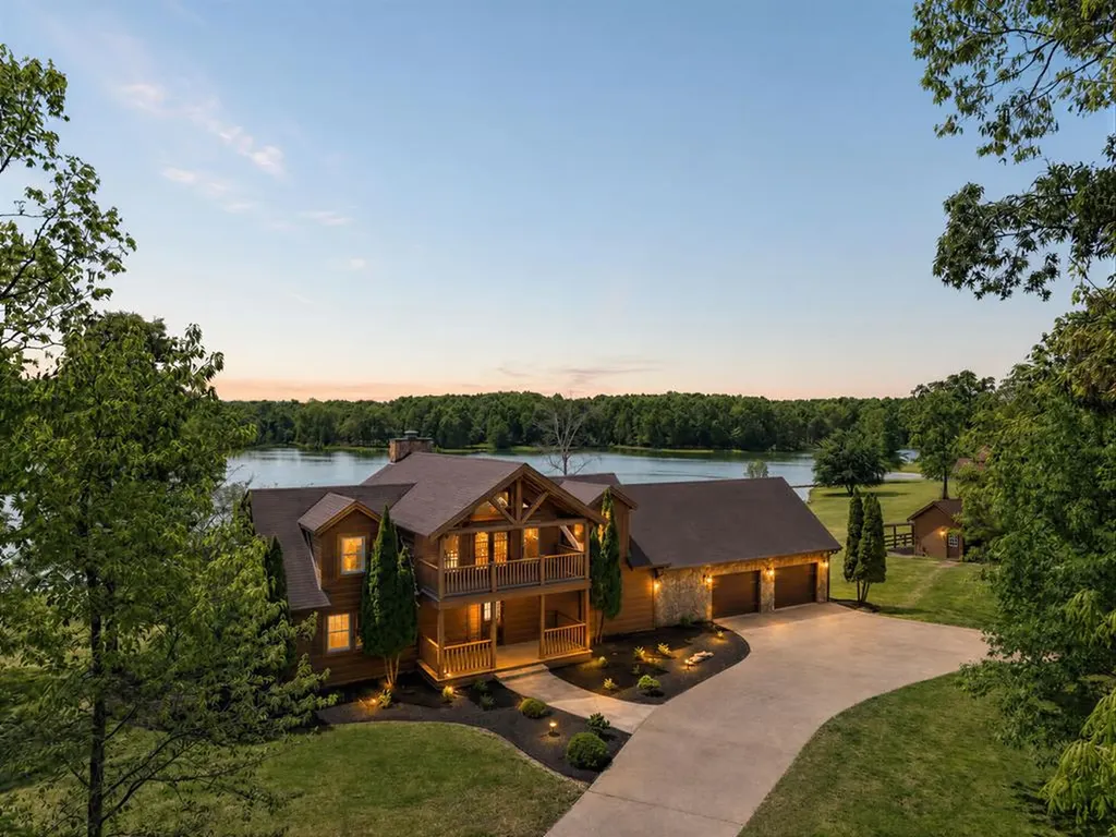 2442 Long Branch Road Spencer TN 38585