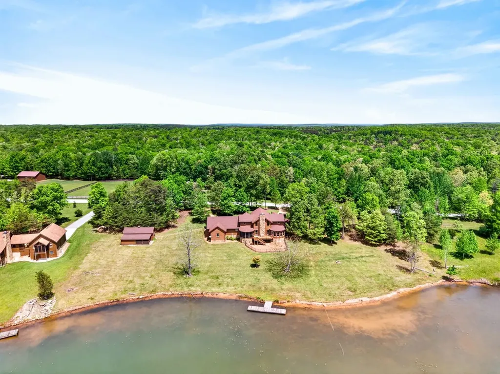 2442 Long Branch Road Spencer TN 38585
