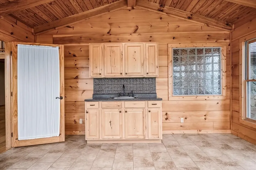 2442 Long Branch Road Spencer TN 38585