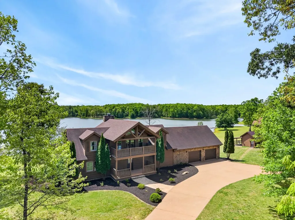 2442 Long Branch Road Spencer TN 38585