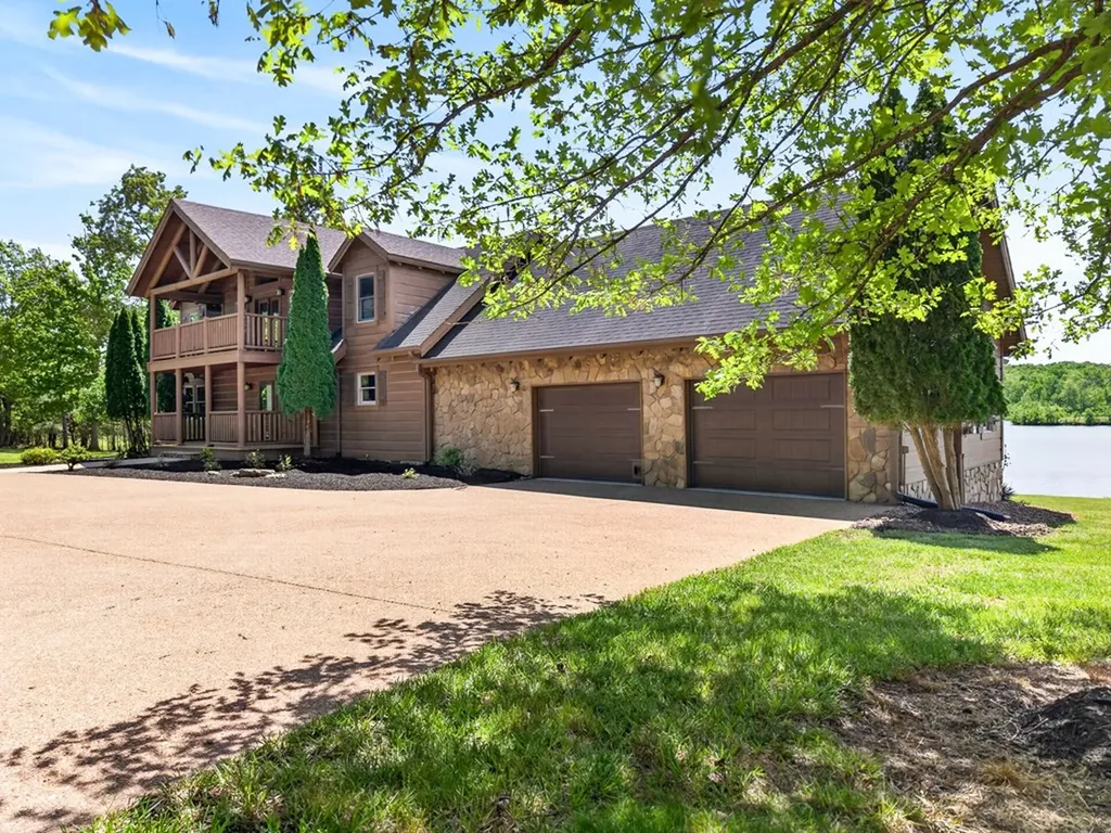 2442 Long Branch Road Spencer TN 38585