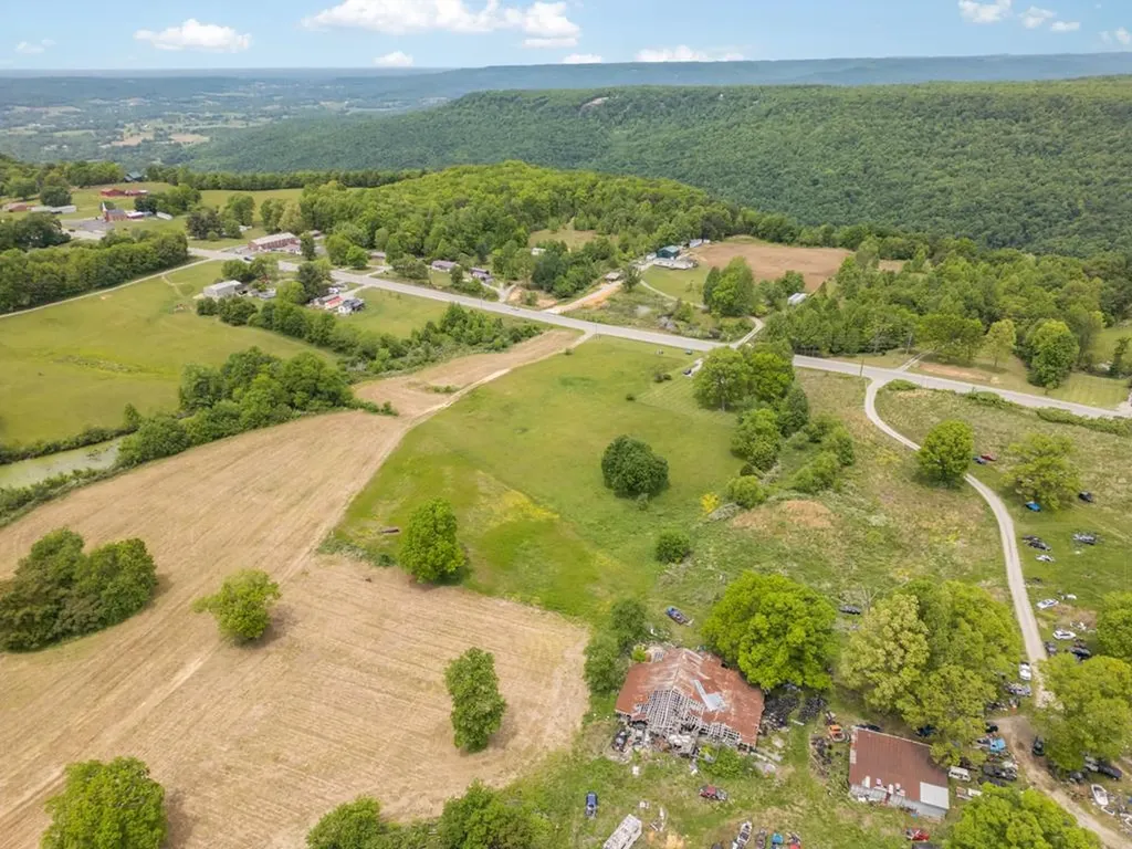 6690 Crossville Highway Sparta TN 38583