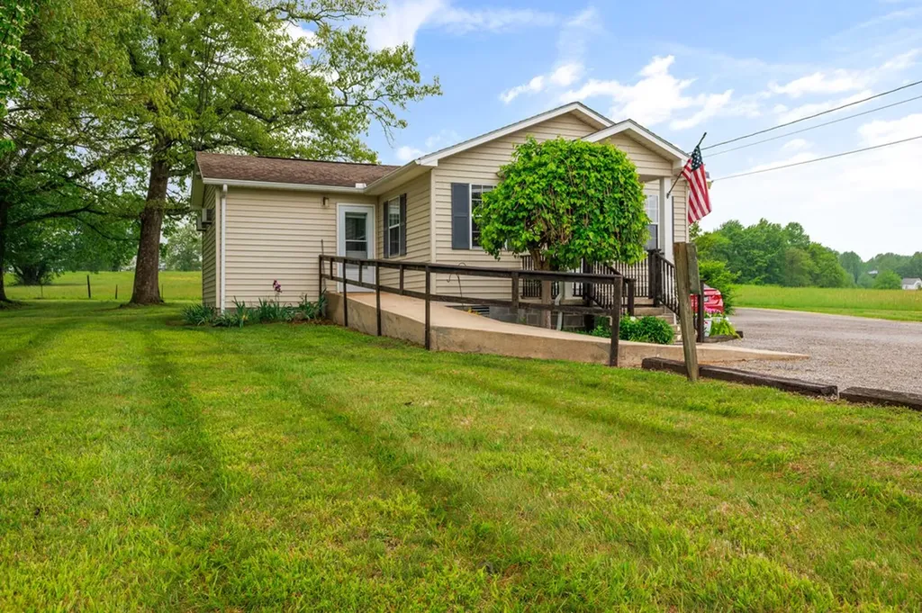 6690 Crossville Highway Sparta TN 38583