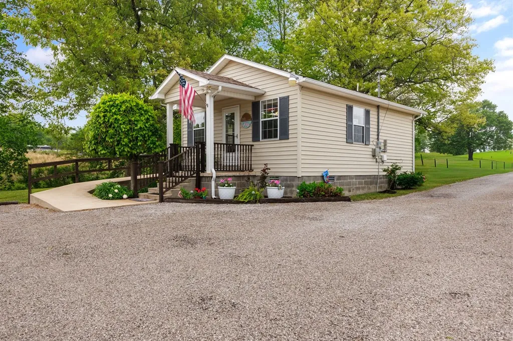 6690 Crossville Highway Sparta TN 38583