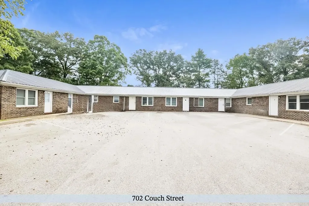 702 N 702 Couch Street - 54 Mcminnville TN 37110